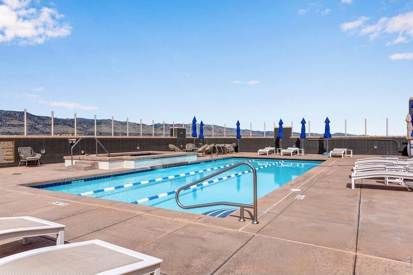 Welcome to a special Peloton West luxury condo - arguably the - photo 28