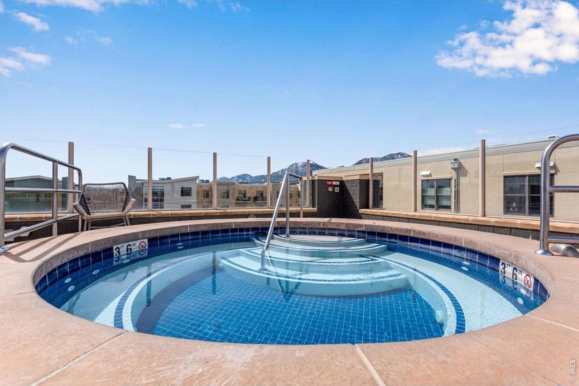 Welcome to a special Peloton West luxury condo - arguably the - photo 29