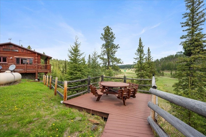 Listed by Jeff Lawler &amp; Lori Barnett at Engel &amp; Volkers Black - photo 29