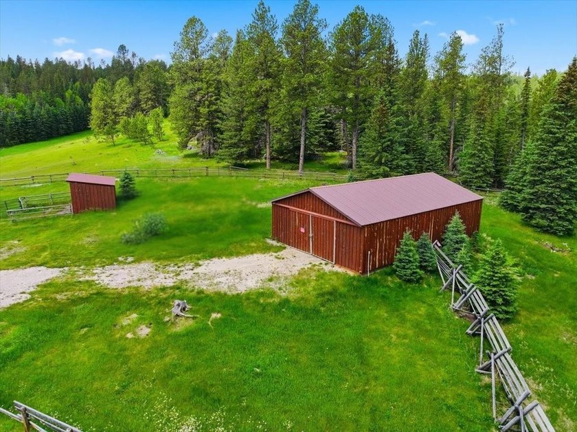Listed by Jeff Lawler &amp; Lori Barnett at Engel &amp; Volkers Black - photo 32