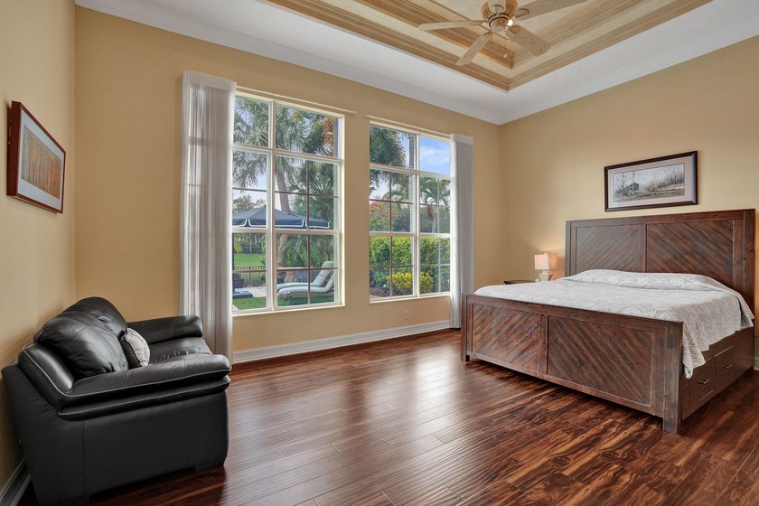 Welcome to this beautiful tranquil, lake front/pool beauty, 3 - photo 34