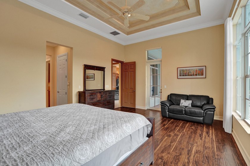 Welcome to this beautiful tranquil, lake front/pool beauty, 3 - photo 37