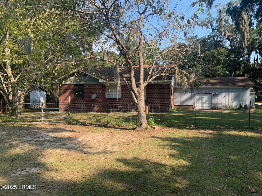 Prime Multi-Use Opportunity! Discover the potential of this - photo 3