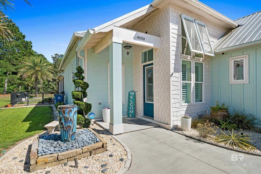 Enjoy low-maintenance living in the golf course community of - photo 4