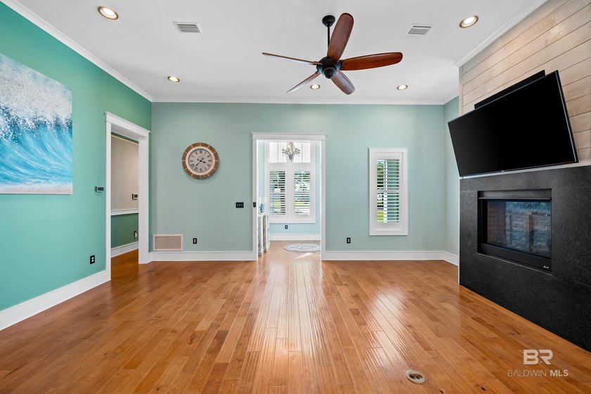 Enjoy low-maintenance living in the golf course community of - photo 7