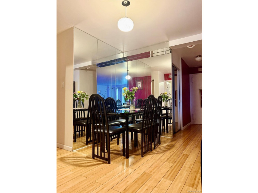 Welcome to this very spacious 3-bedroom co-op apartment located - photo 8