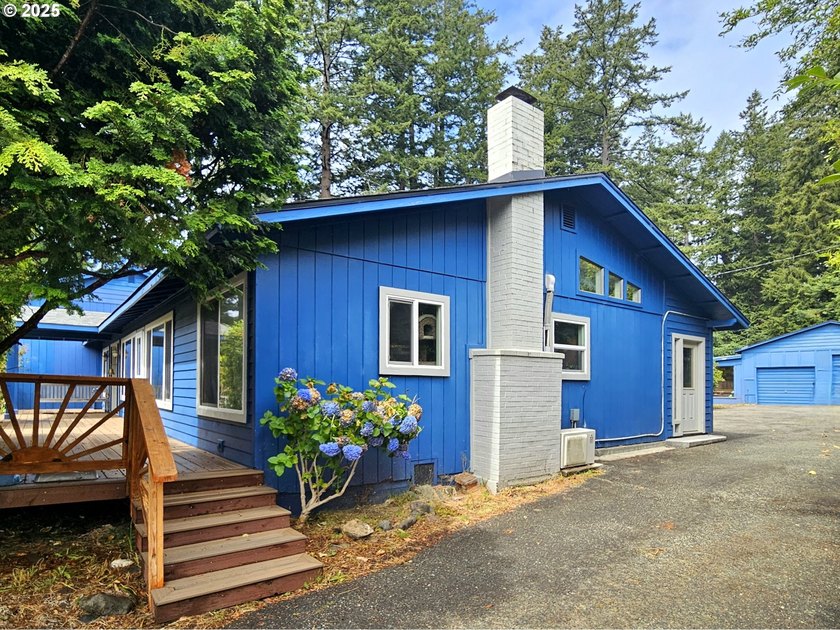 An In-Town Oasis - Space, Character &amp; Natural Beauty. Tucked - photo 2