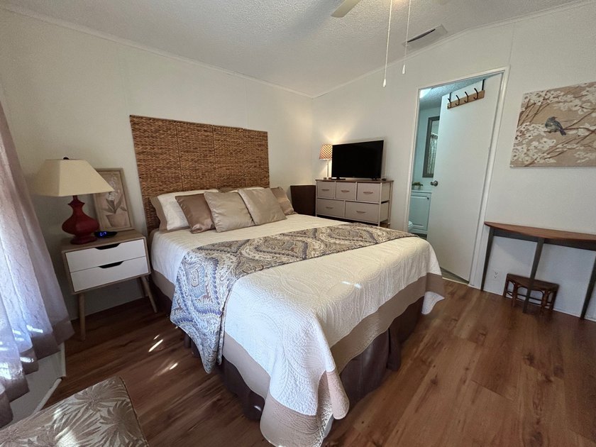 Welcome to 272 Daffodil Drive, an elegant and inviting residence - photo 16