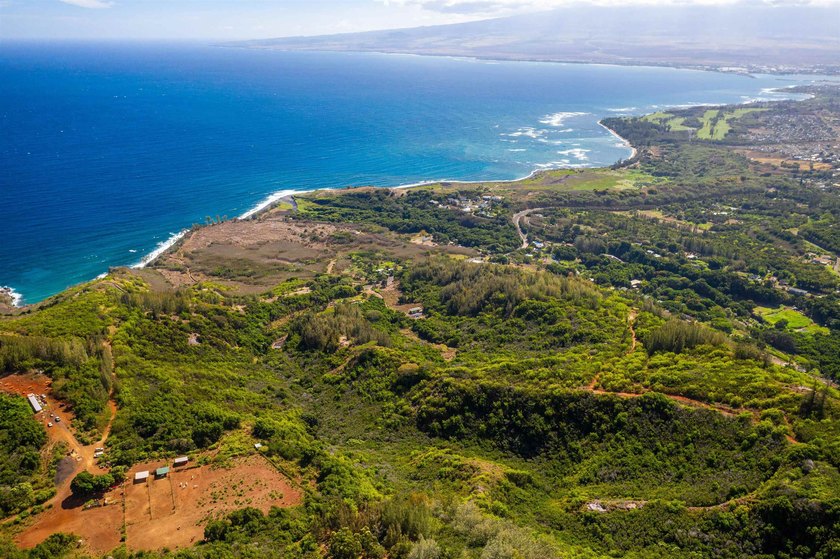 Pristine 370 acres located in Waihe'e Valley on the North Shore - photo 18