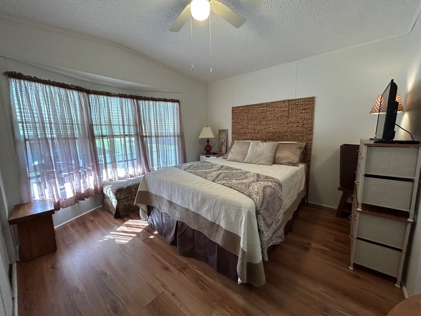 Welcome to 272 Daffodil Drive, an elegant and inviting residence - photo 19