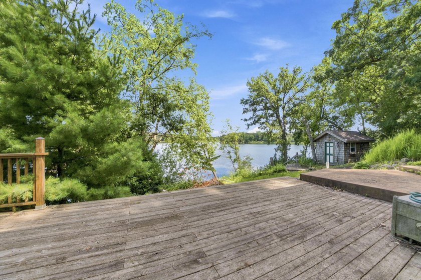 A rare find in a great location. Private secluded two acre lot - photo 3