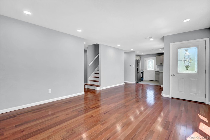Lovely Patchogue Living! Enjoy This Beautifully Designed And - photo 4