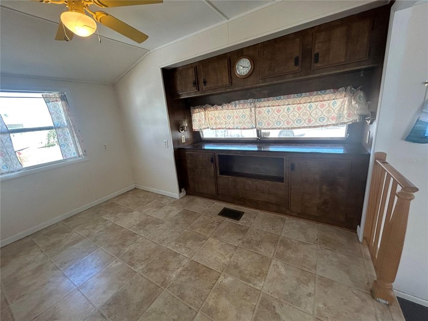 One or more photo(s) has been virtually staged. Own your land - photo 17