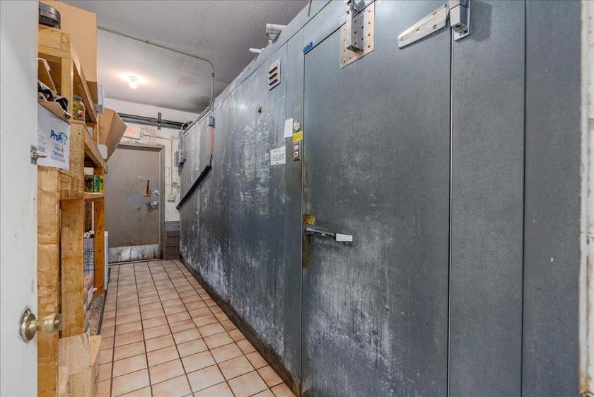 Here's your chance to own a versatile commercial property in a - photo 22