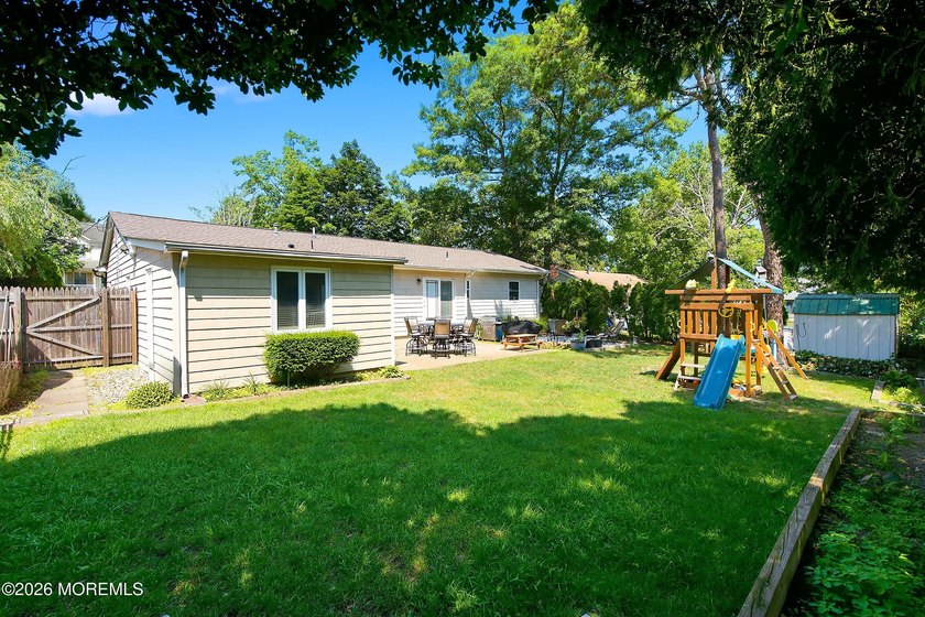 Welcome to this beautifully updated 3-bedroom 2 bath ranch in - photo 23