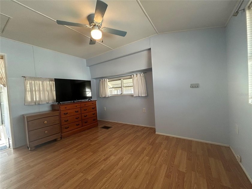 One or more photo(s) has been virtually staged. Own your land - photo 26