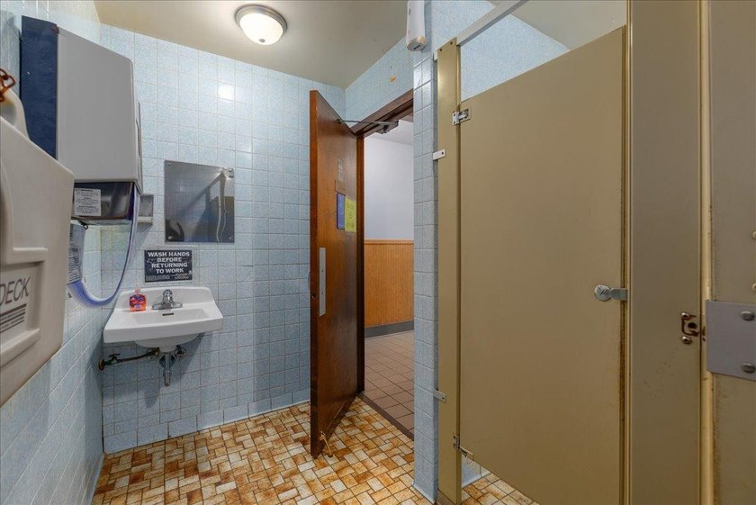 Here's your chance to own a versatile commercial property in a - photo 27