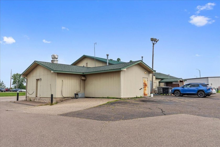 Here's your chance to own a versatile commercial property in a - photo 30