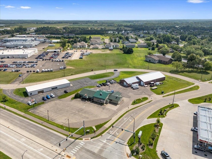 Here's your chance to own a versatile commercial property in a - photo 38