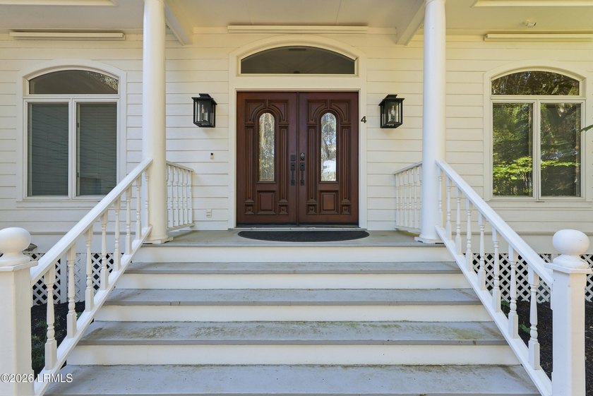 Ooo la la! Newly Renovated, Open Concept and a SHOW STOPPER! - photo 8