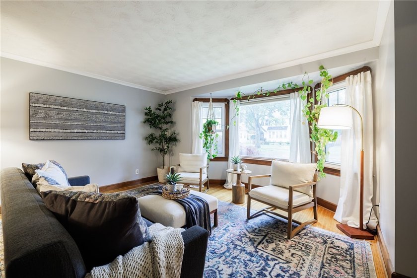 Welcome to 98 Wimbledon Road, where timeless architecture - photo 8