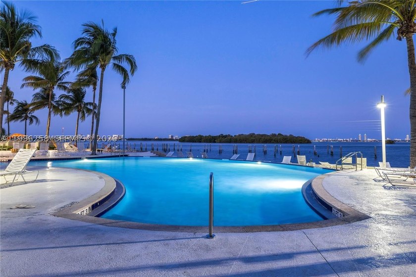 Not your typical condo-this is Nirvana with soul. A north-facing - photo 2