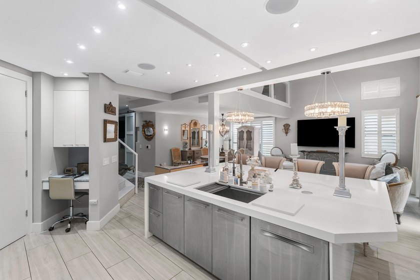 Welcome to this exceptional, fully upgraded 3-bedroom, 3.5-bath - photo 12