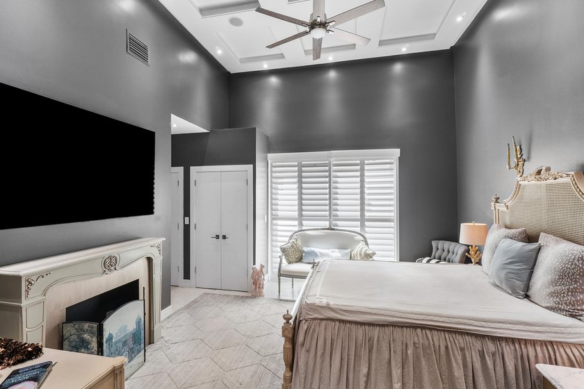 Welcome to this exceptional, fully upgraded 3-bedroom, 3.5-bath - photo 15