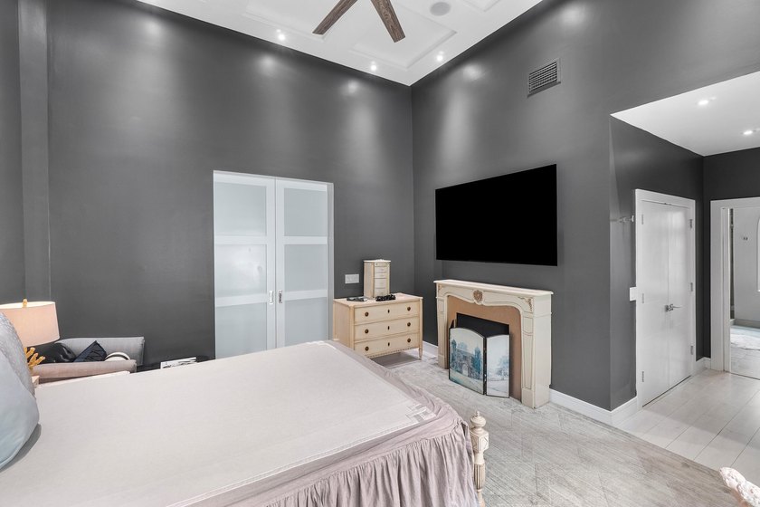 Welcome to this exceptional, fully upgraded 3-bedroom, 3.5-bath - photo 16