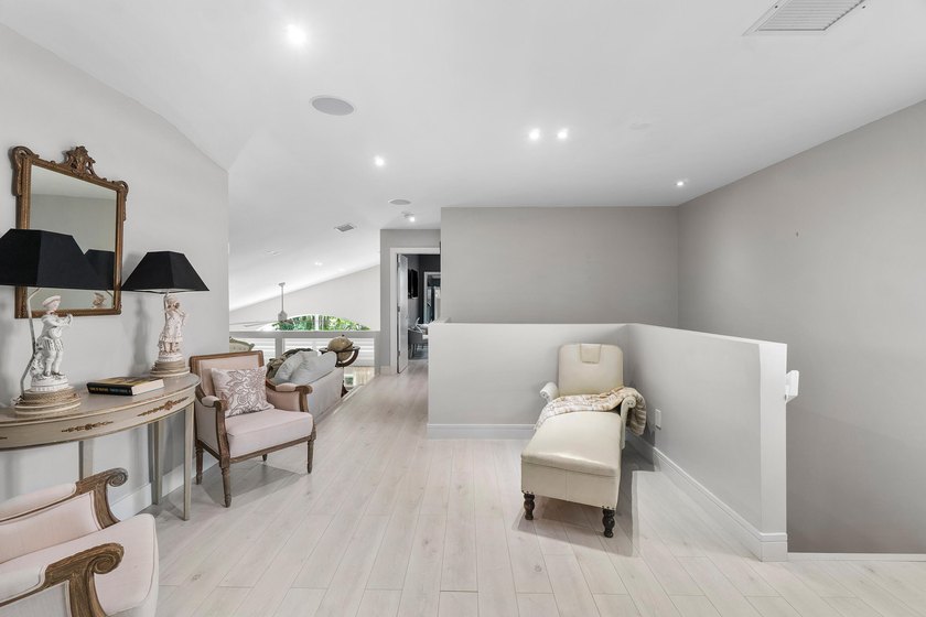 Welcome to this exceptional, fully upgraded 3-bedroom, 3.5-bath - photo 25