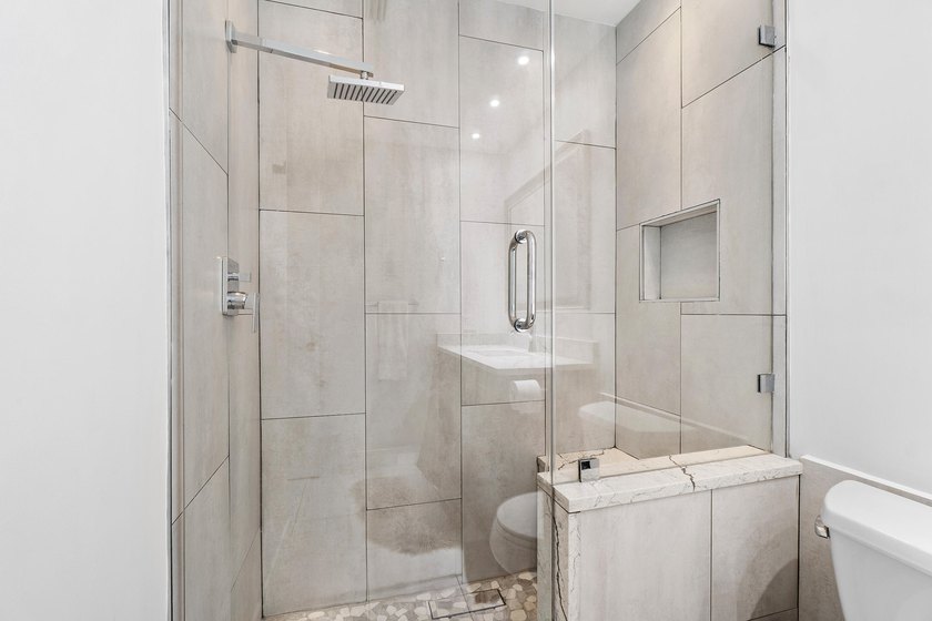 Welcome to this exceptional, fully upgraded 3-bedroom, 3.5-bath - photo 38