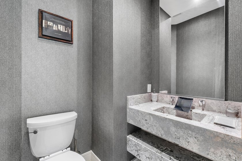 Welcome to this exceptional, fully upgraded 3-bedroom, 3.5-bath - photo 39