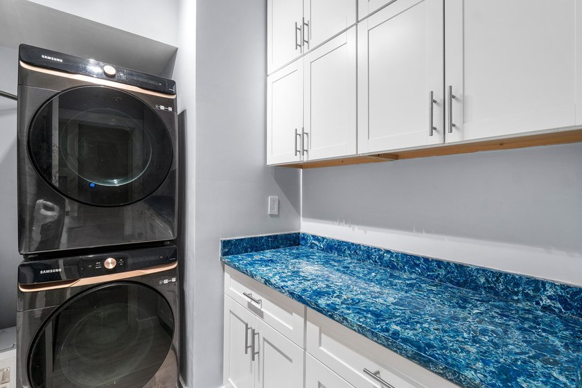 Welcome to this exceptional, fully upgraded 3-bedroom, 3.5-bath - photo 40