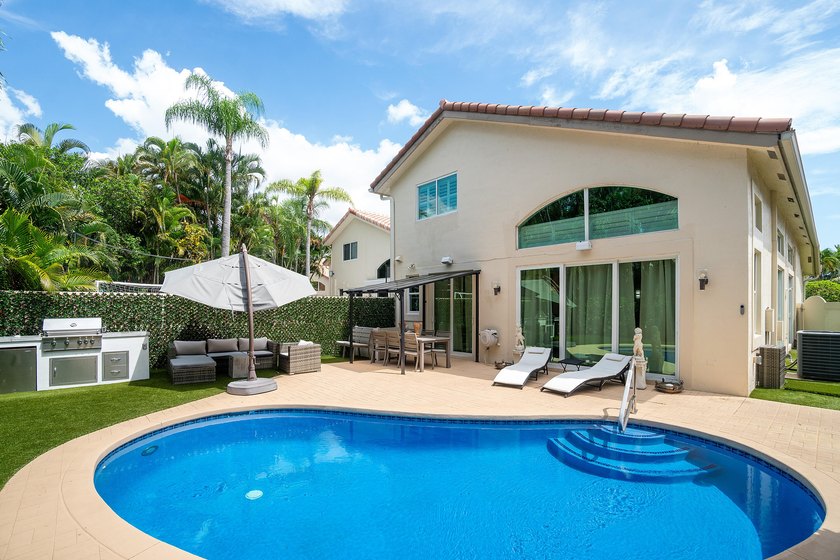 Welcome to this exceptional, fully upgraded 3-bedroom, 3.5-bath - photo 43