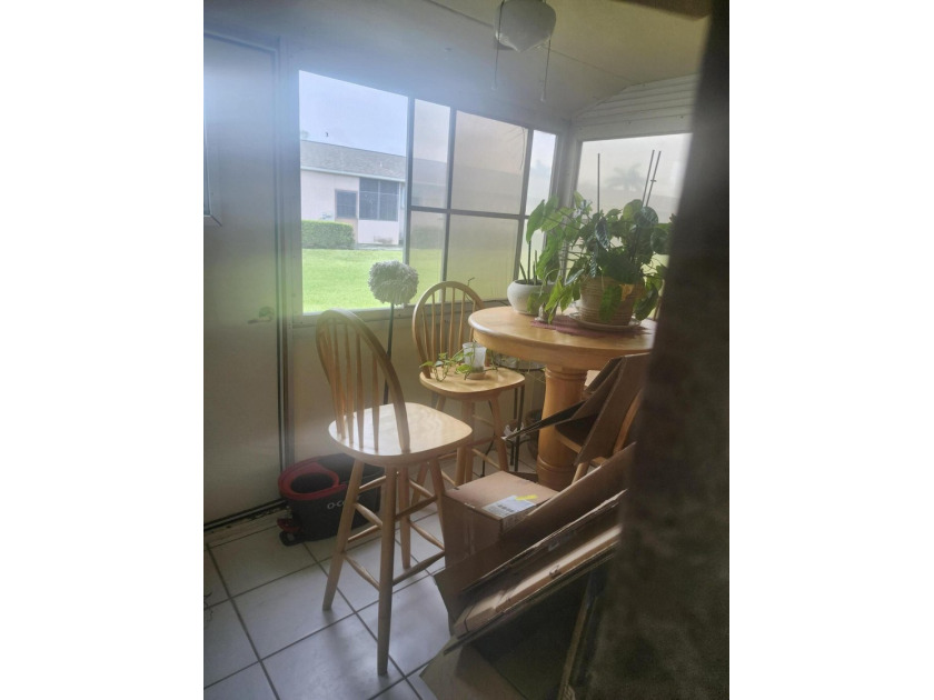 1 bedroom 1.5 bath condo in Dudley West off of Cresthaven Blvd - photo 12