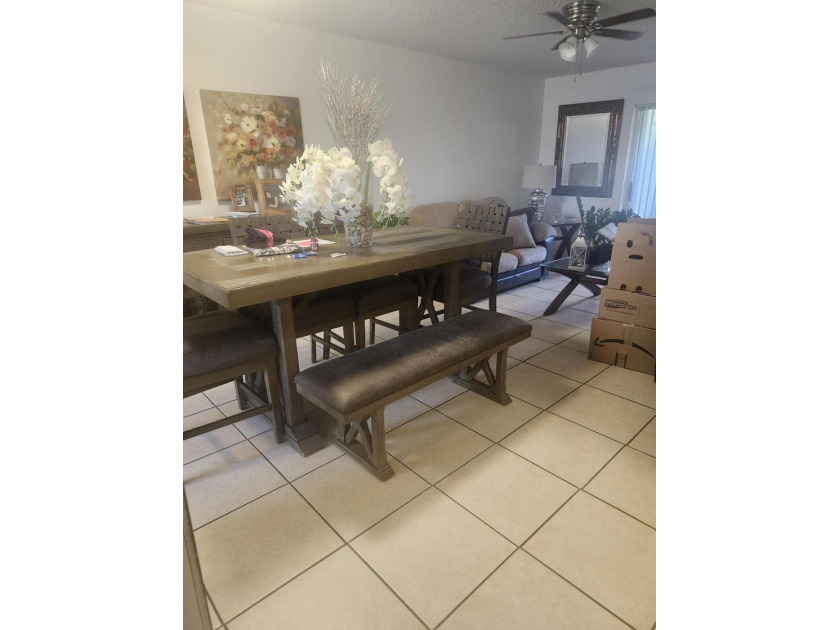 1 bedroom 1.5 bath condo in Dudley West off of Cresthaven Blvd - photo 13