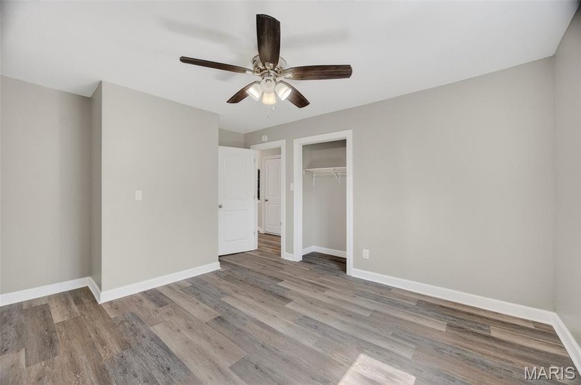 Vaulted ceilings, natural light, and quick lake access. This is - photo 21