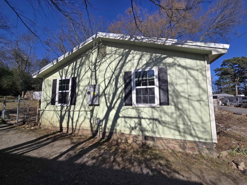 Perfect starter home or investment property. Located close to - photo 24