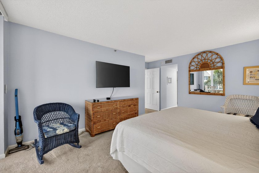 Beautiful 2 bedrrom 2 bath furnished condo in ''Seascape 1'' at - photo 28