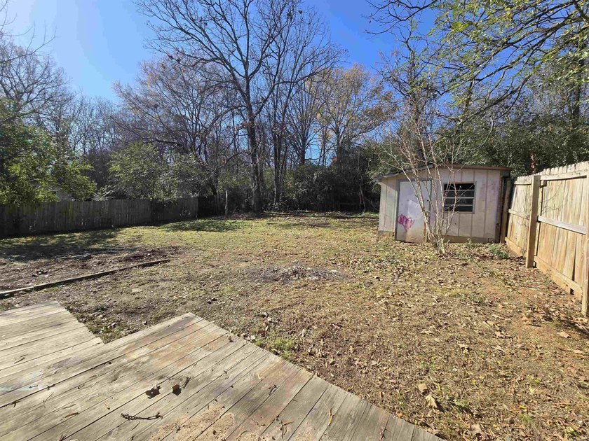 Perfect starter home or investment property. Located close to - photo 31