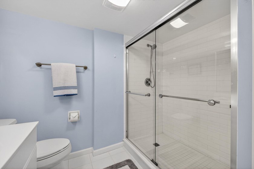 Beautiful 2 bedrrom 2 bath furnished condo in ''Seascape 1'' at - photo 31