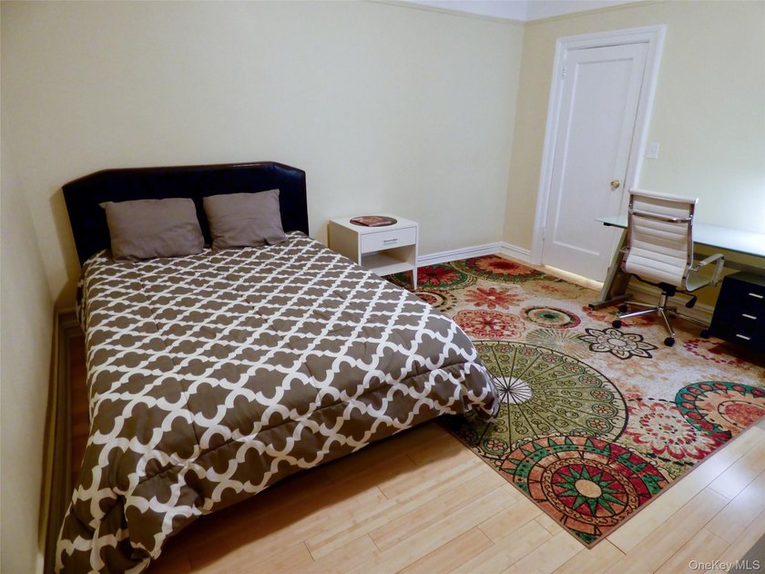 Experience urban living at its finest in this spacious Coop - photo 4
