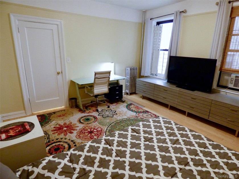 Experience urban living at its finest in this spacious Coop - photo 7