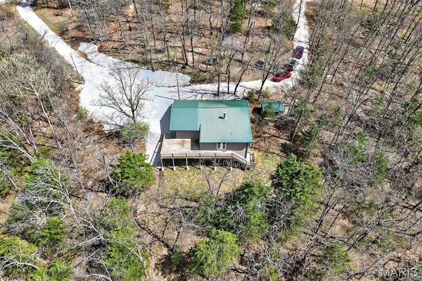 Vaulted ceilings, natural light, and quick lake access. This is - photo 40