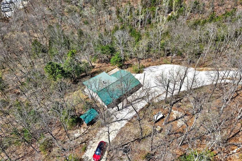 Vaulted ceilings, natural light, and quick lake access. This is - photo 42