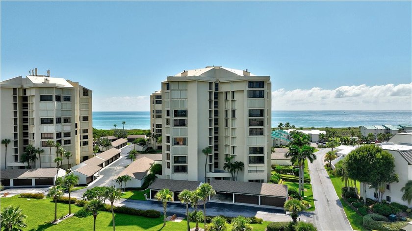 Beautiful 2 bedrrom 2 bath furnished condo in ''Seascape 1'' at - photo 45