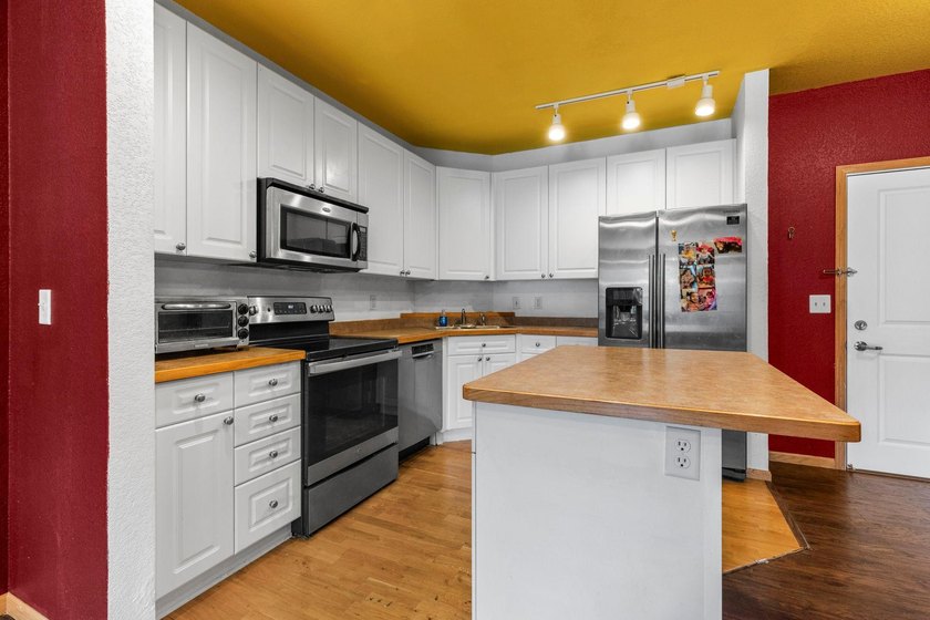 Welcome to easy, one-level living in the heart of Highland Park - photo 12