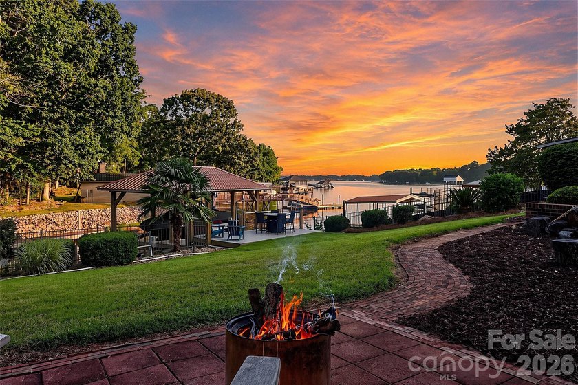 Experience elevated Lake Norman living in this fully renovated - photo 6