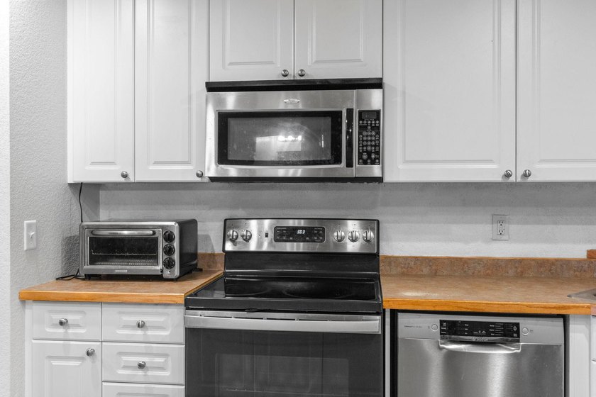 Welcome to easy, one-level living in the heart of Highland Park - photo 16