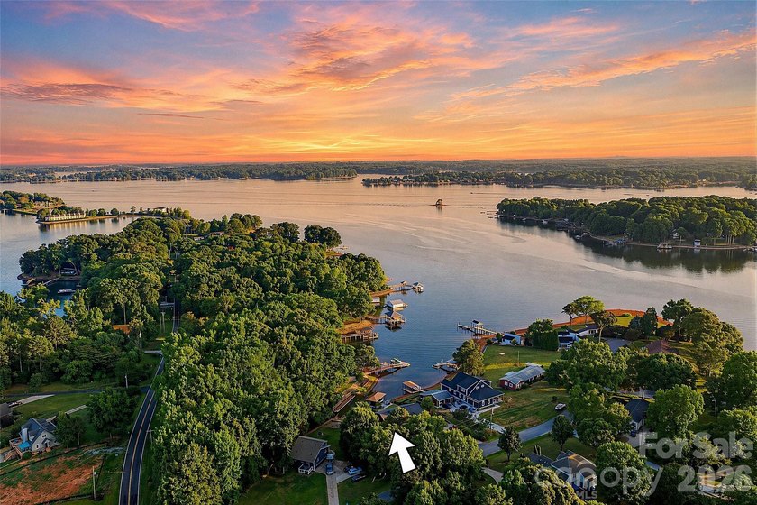 Experience elevated Lake Norman living in this fully renovated - photo 9
